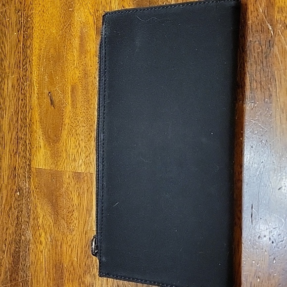 Liz Claiborne wallet - Picture 2 of 3